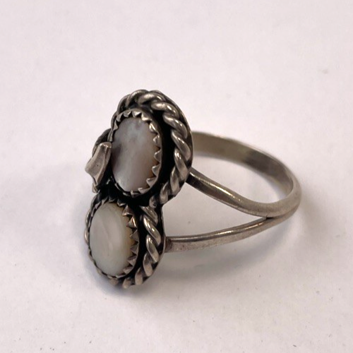 Vintage Navajo Native American Mother of Pearl 925 Sterling Silver Ring Size 6.5