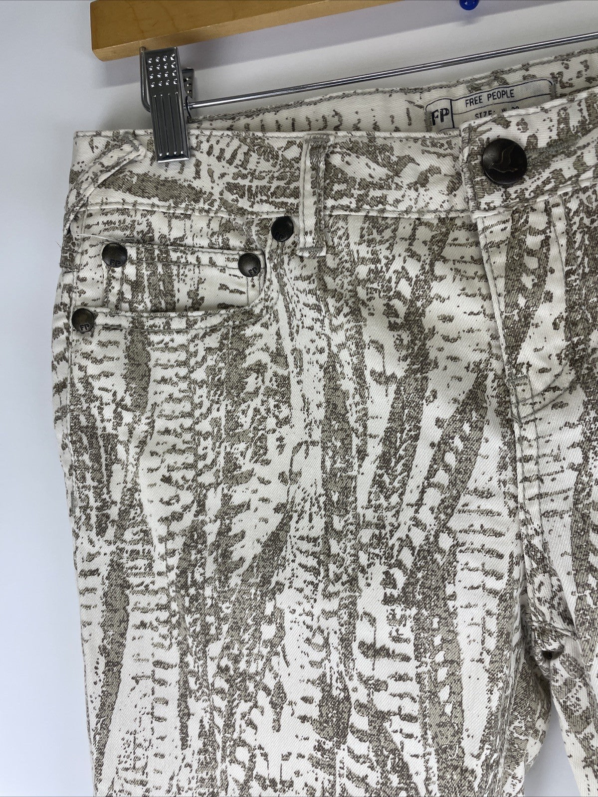 Free People Jeans Women's Size 28 Tapered Leg Low Rise White w Print Denim NWOT