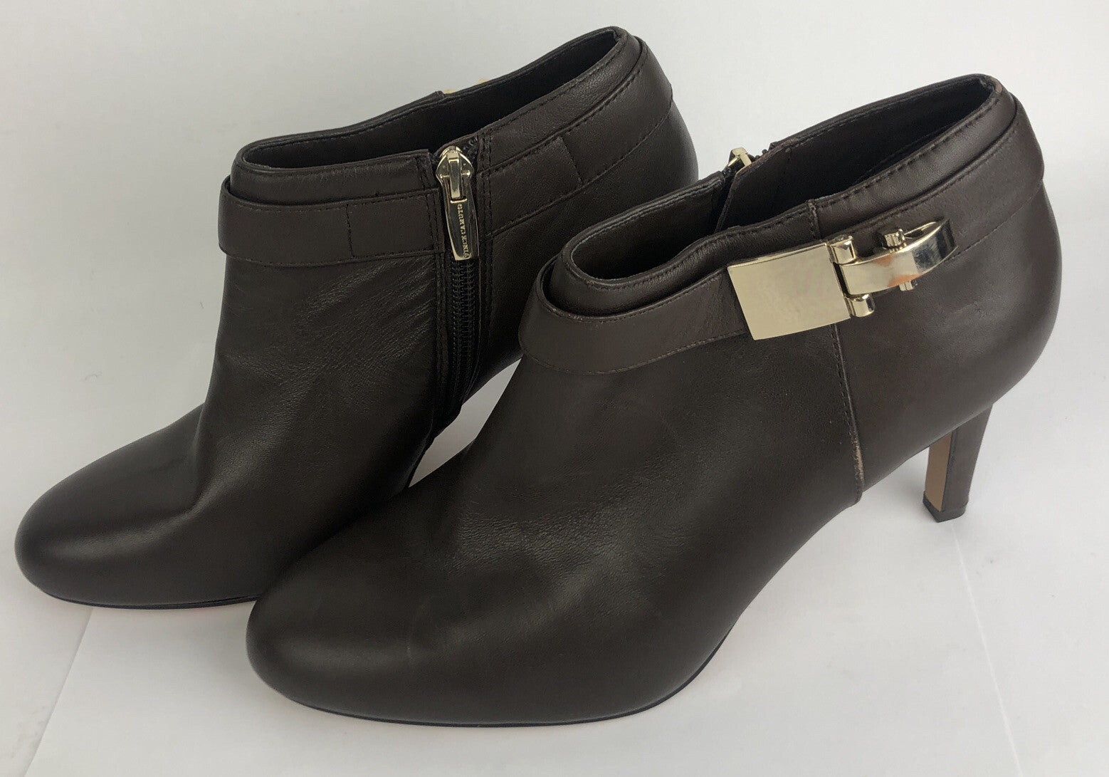 Vince Camuto High Heeled Shoes Brown w / Gold  Zipper Buckle Women’s Size 8.5M