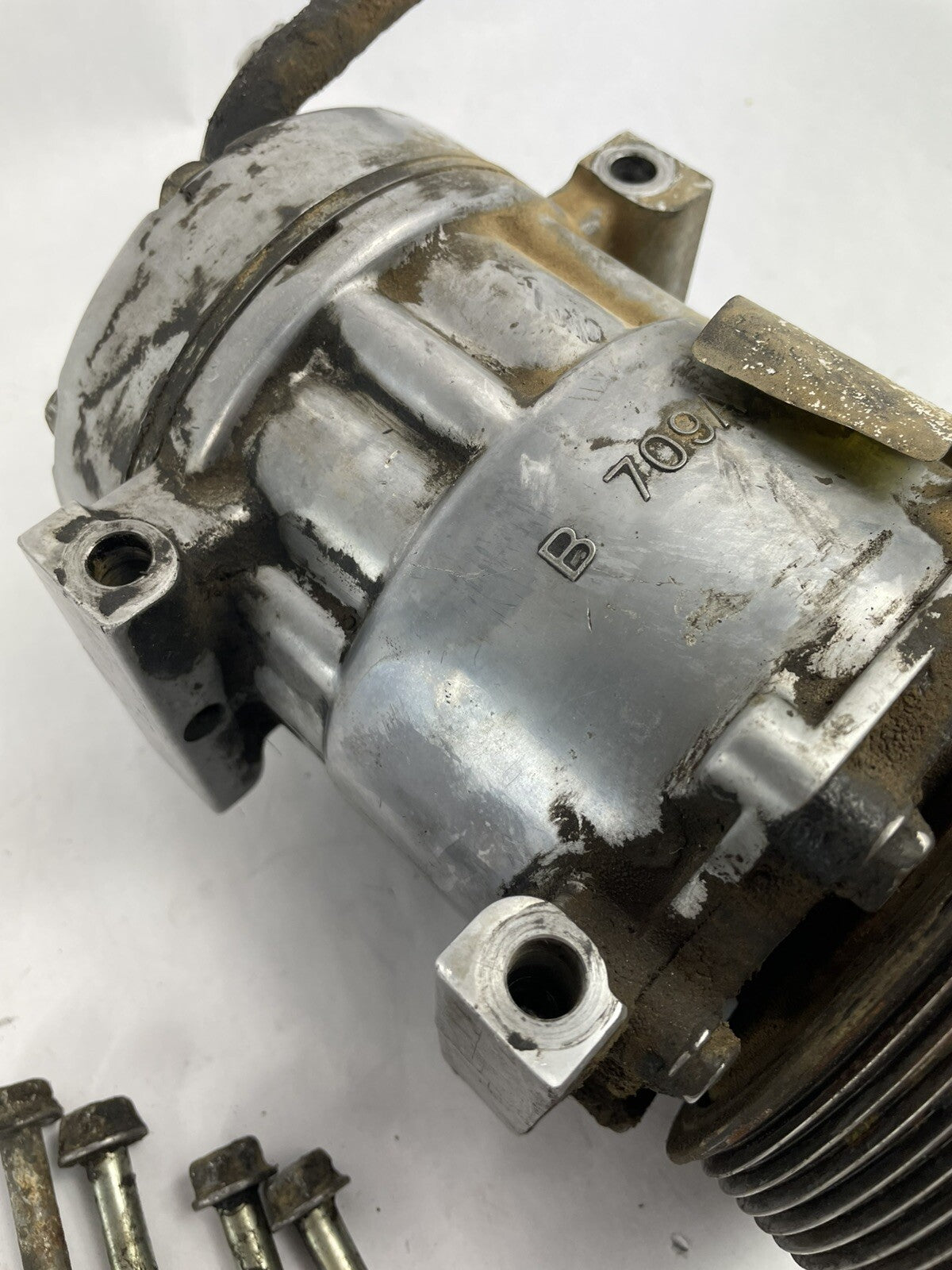 OEM A/C compressor Dodge Ram 2500 Cummins 12V B709AS2