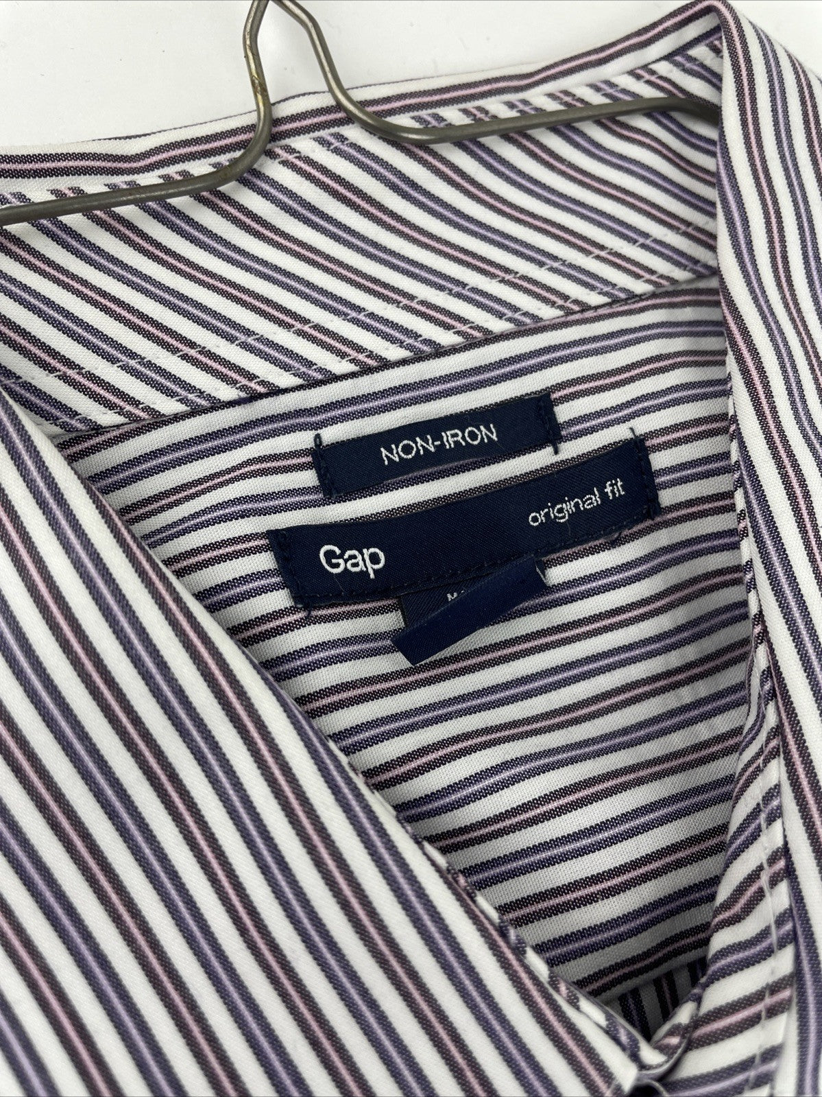 GAP Original Fit - Pink Purple Vertical Stripes SZ M 15 - 15 1/2 Button Shirt