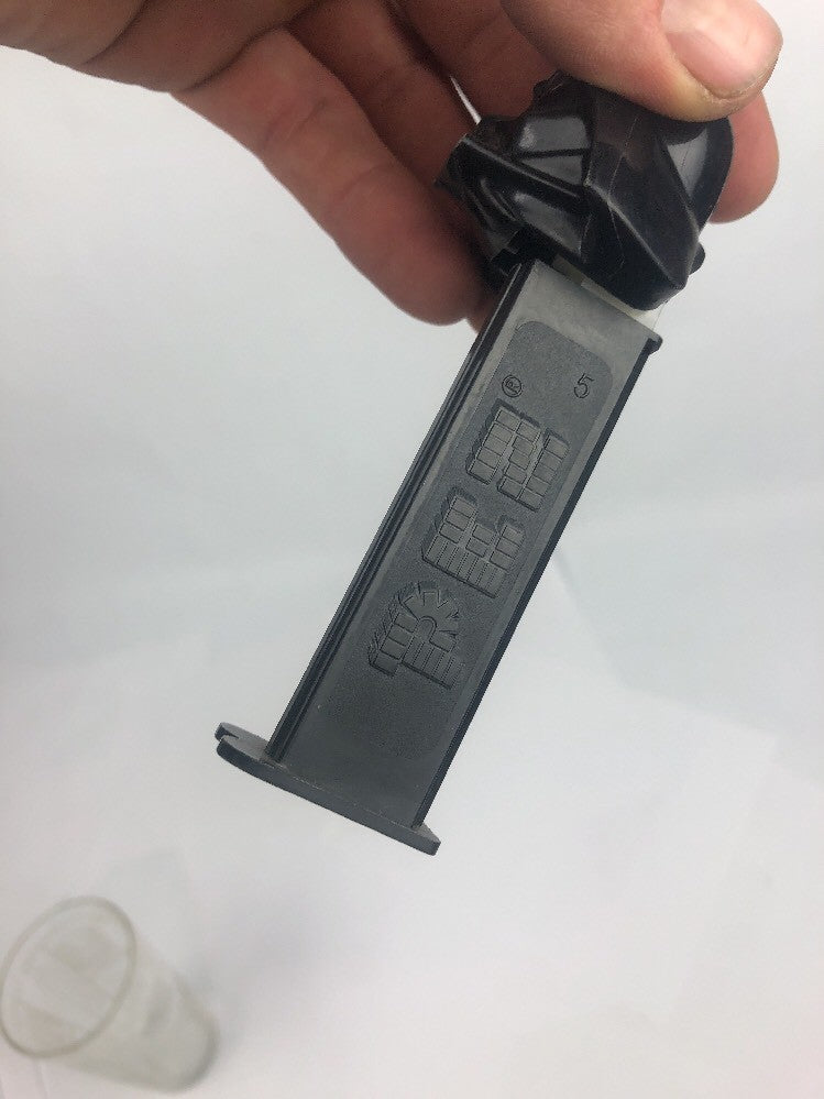 Vintage 1997 STAR WARS Lucasfilm DARTH VADER Pez Figure Candy Dispenser Slovenia