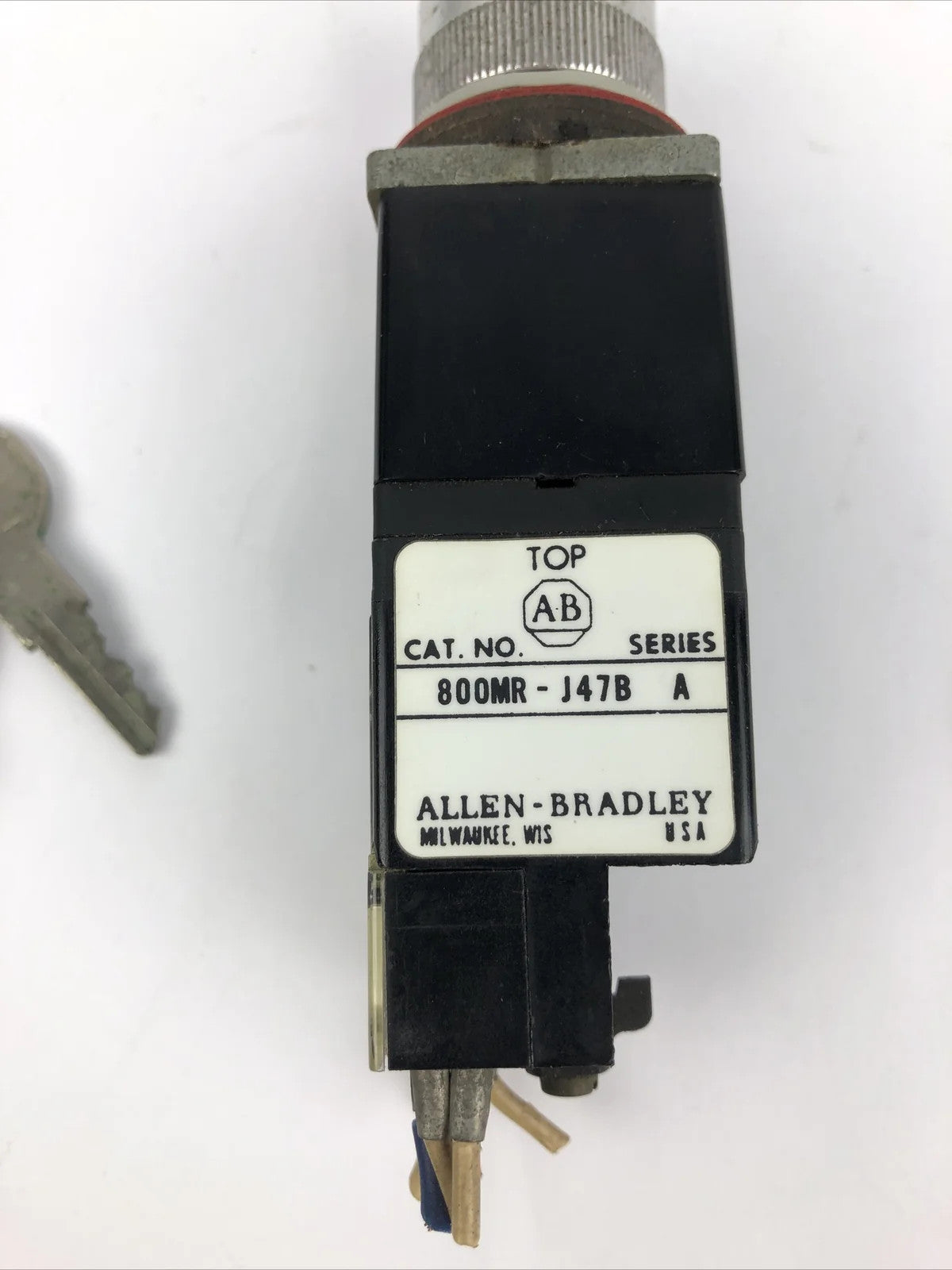 Allen Bradley 800M 2 Position Keyed Selector Switch W/ 2 AB 800M XA Blocks
