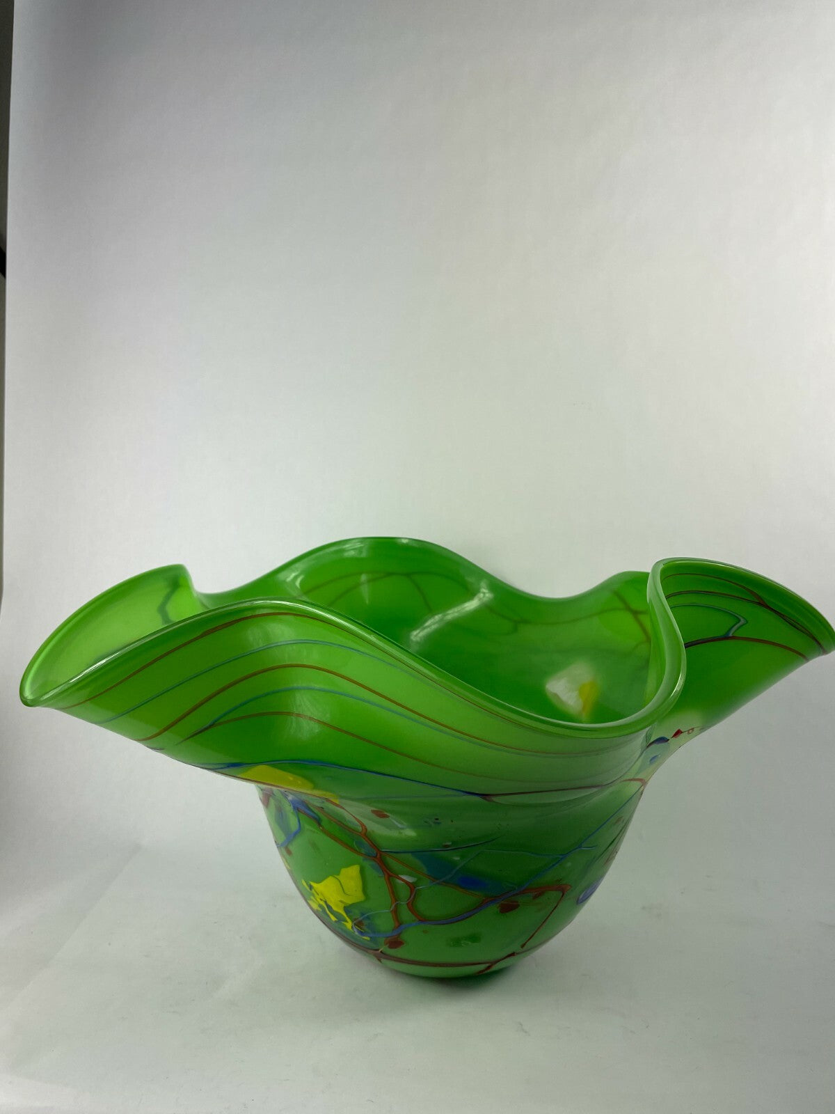Beautifully Designed Glass Decorative Crafted Bowl Length 23,12