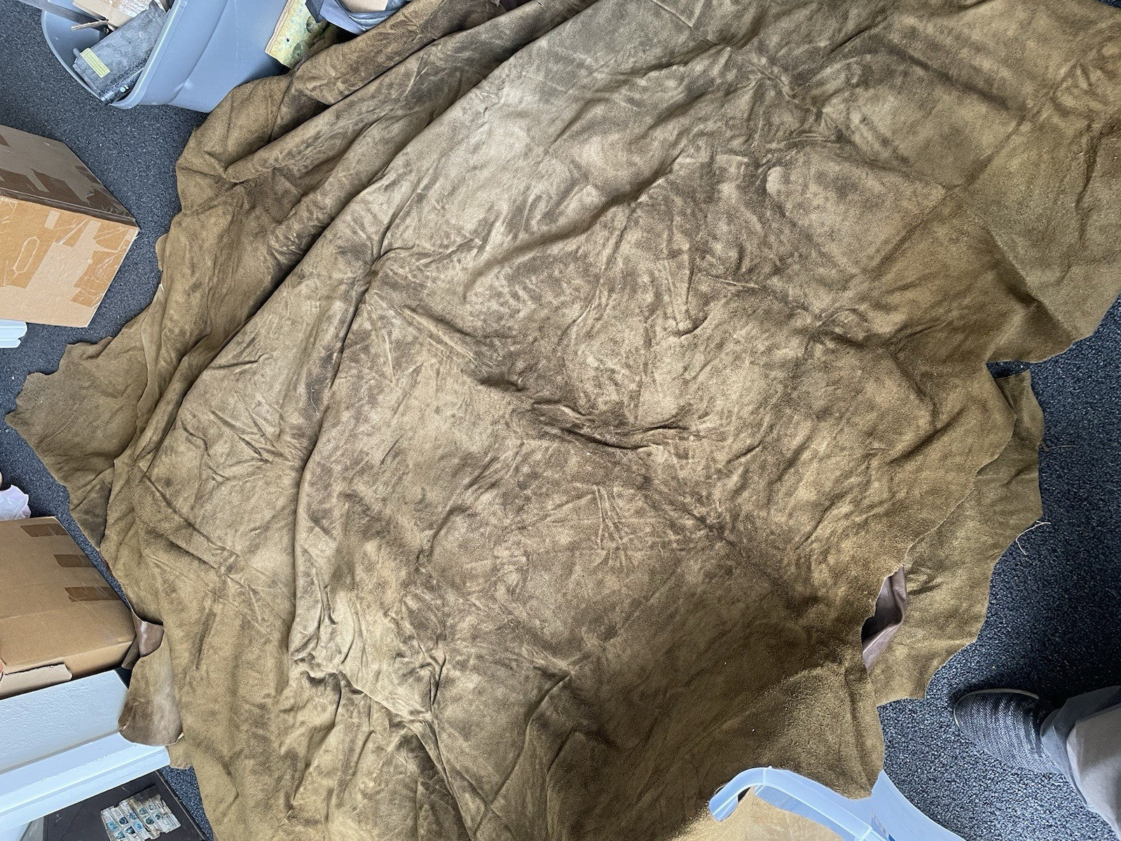 35 Lbs Lot Of Large Misc Leather  Suede Scraps / Crafting Upholstery Assorted