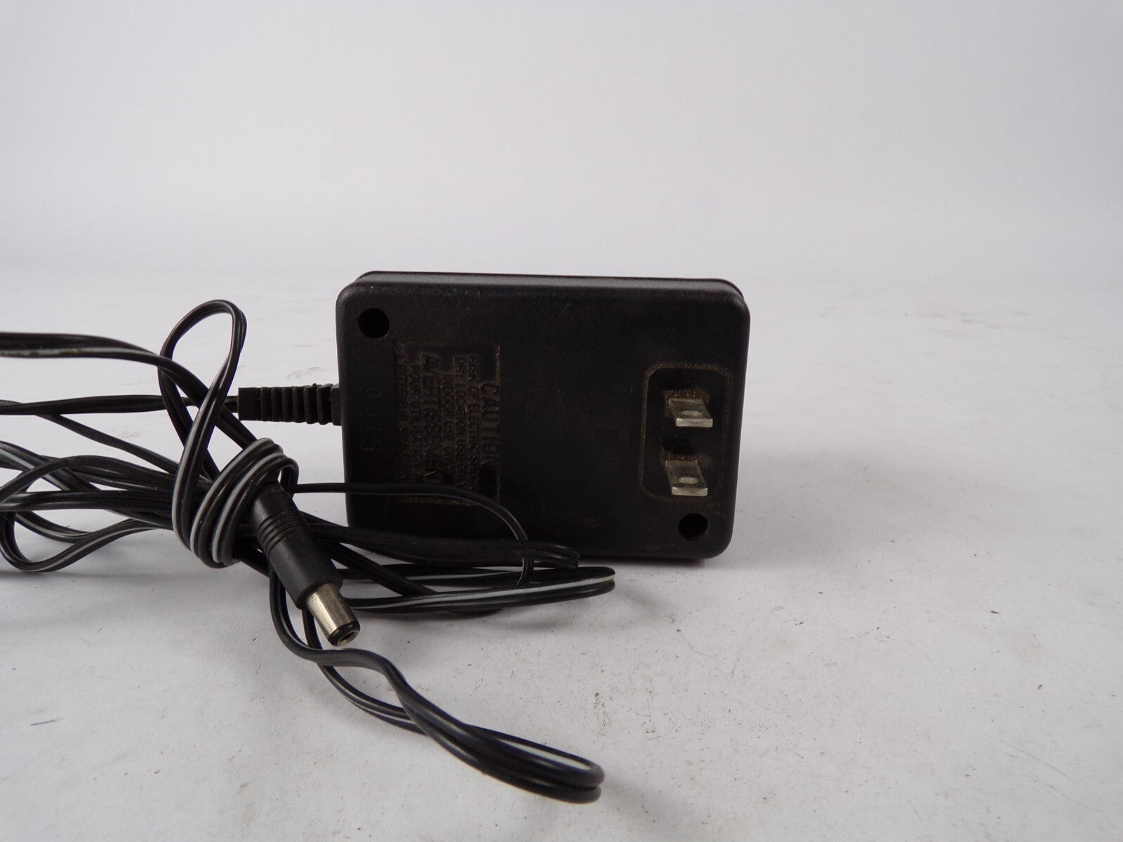 Genuine Efficient Network 041-0010-001  Output 12 V 1 A Power Supply Adapter A55