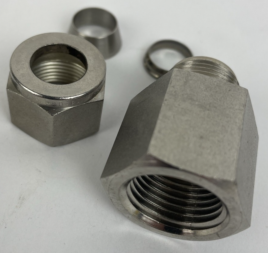 OEM Swagelock Stainless Steel Connector Fitting Female ID 7/8" Male ID 5/8" LOOK