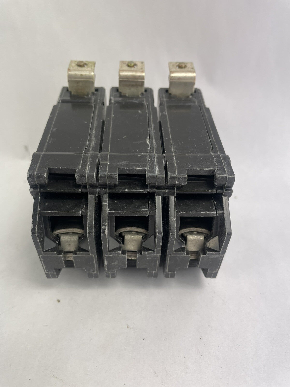 GE Type RV-2937 THQB circuit breaker 3 pole 20 amp 240v