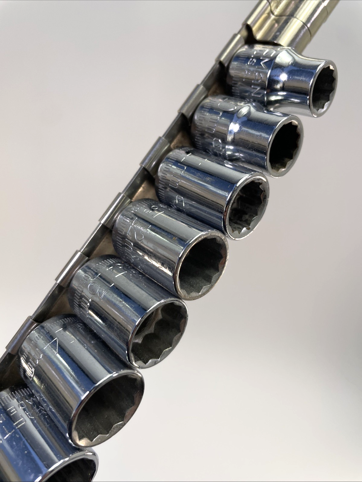 Craftsman =V= USA 3/8" Drive 12pt METRIC 11 Pc 9mm - 19mm Shallow Socket Set