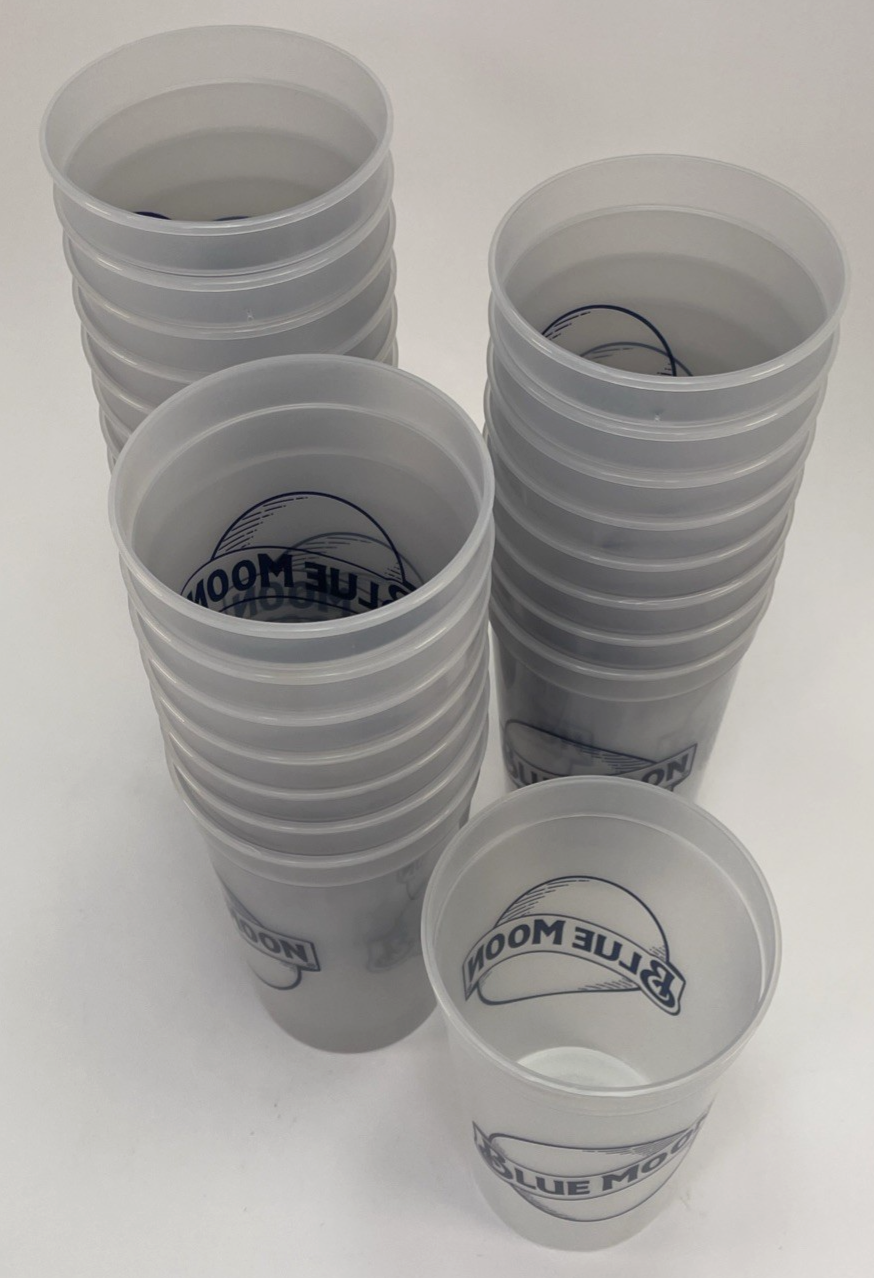 Blue Moon Plastic Party Beer Glasses Set / Lot of 25 Pint Glass Glasses 22oz