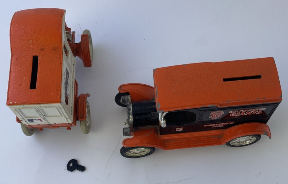 2 x SAN FRANCISCO GIANTS AMERICAN PASTIME SERIES DIECAST METAL BANK 1994 LOOK