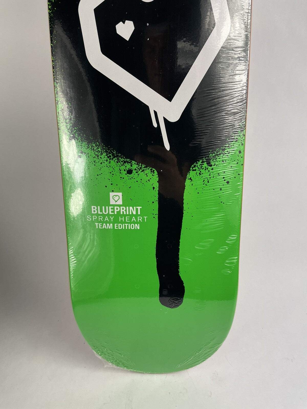 BLUEPRINT skateboards deck 8.5" RARE quality Spray Heart Bright Green