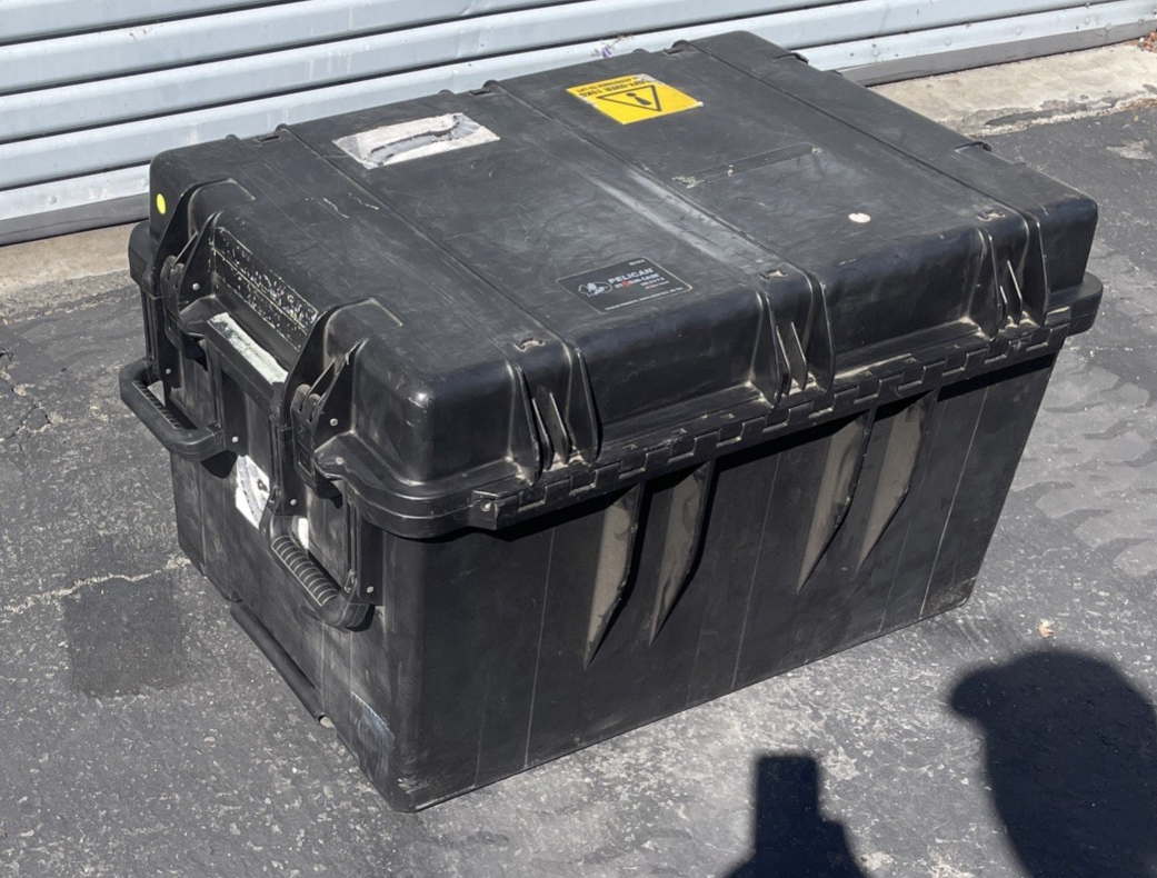Pelican iM3075 Storm Waterproof Rolling Transport Case Black Retractable Handle