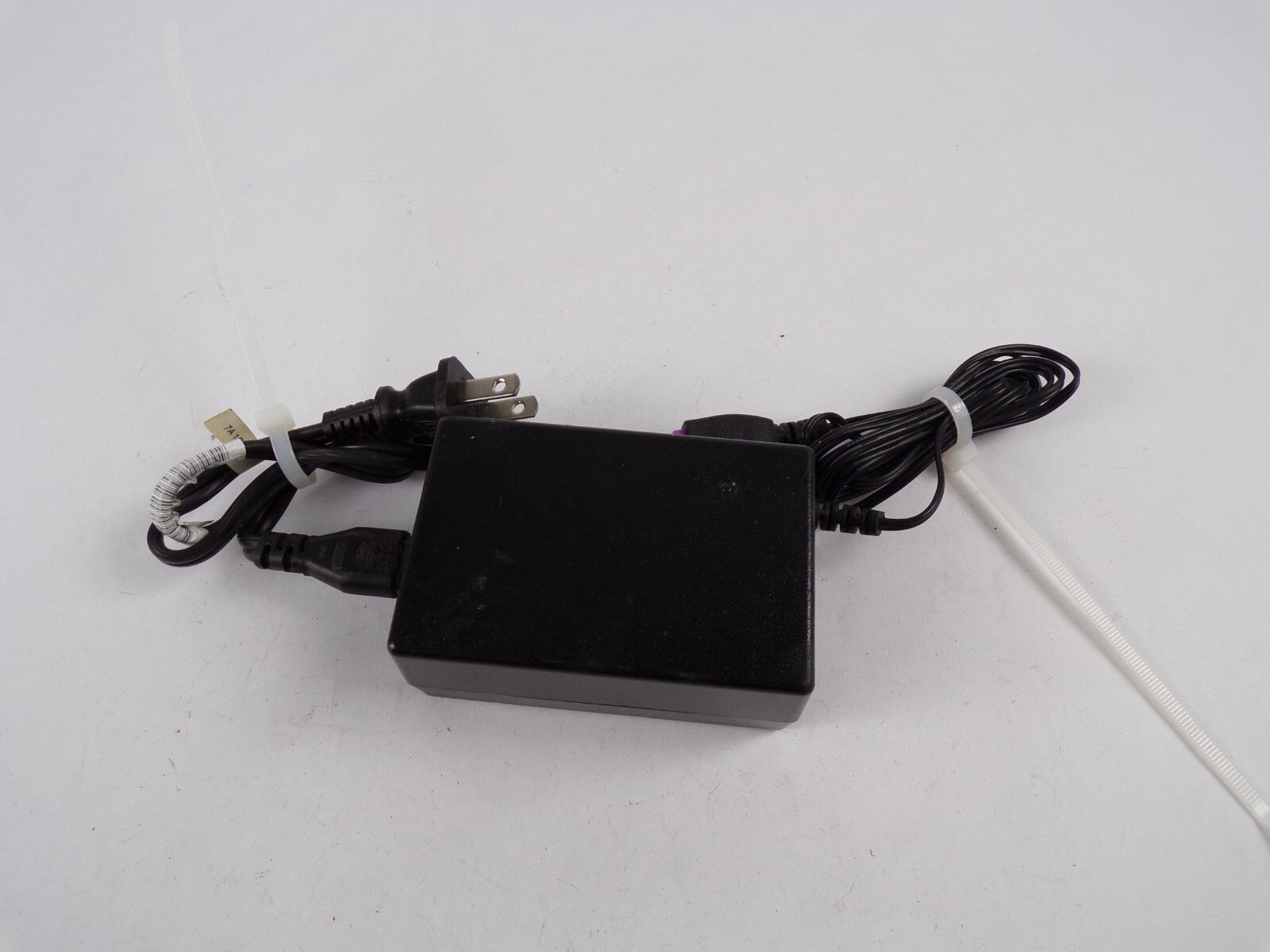 Genuine AC/DC Adapter 081749-11 Output 20V 2.25A Power Supply Adapter A00