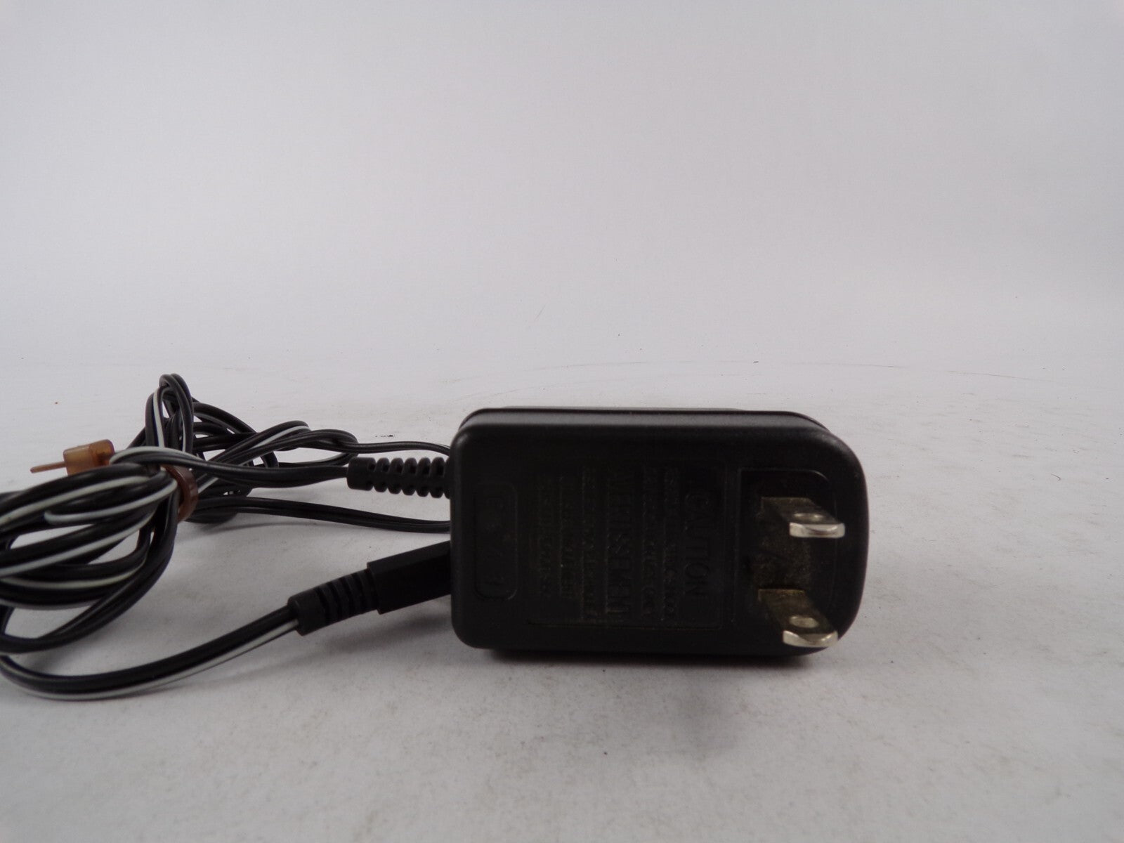 Geniune American KU1B-090-0200D Class2 Output 9V  200mA Power Supply Adapter A56