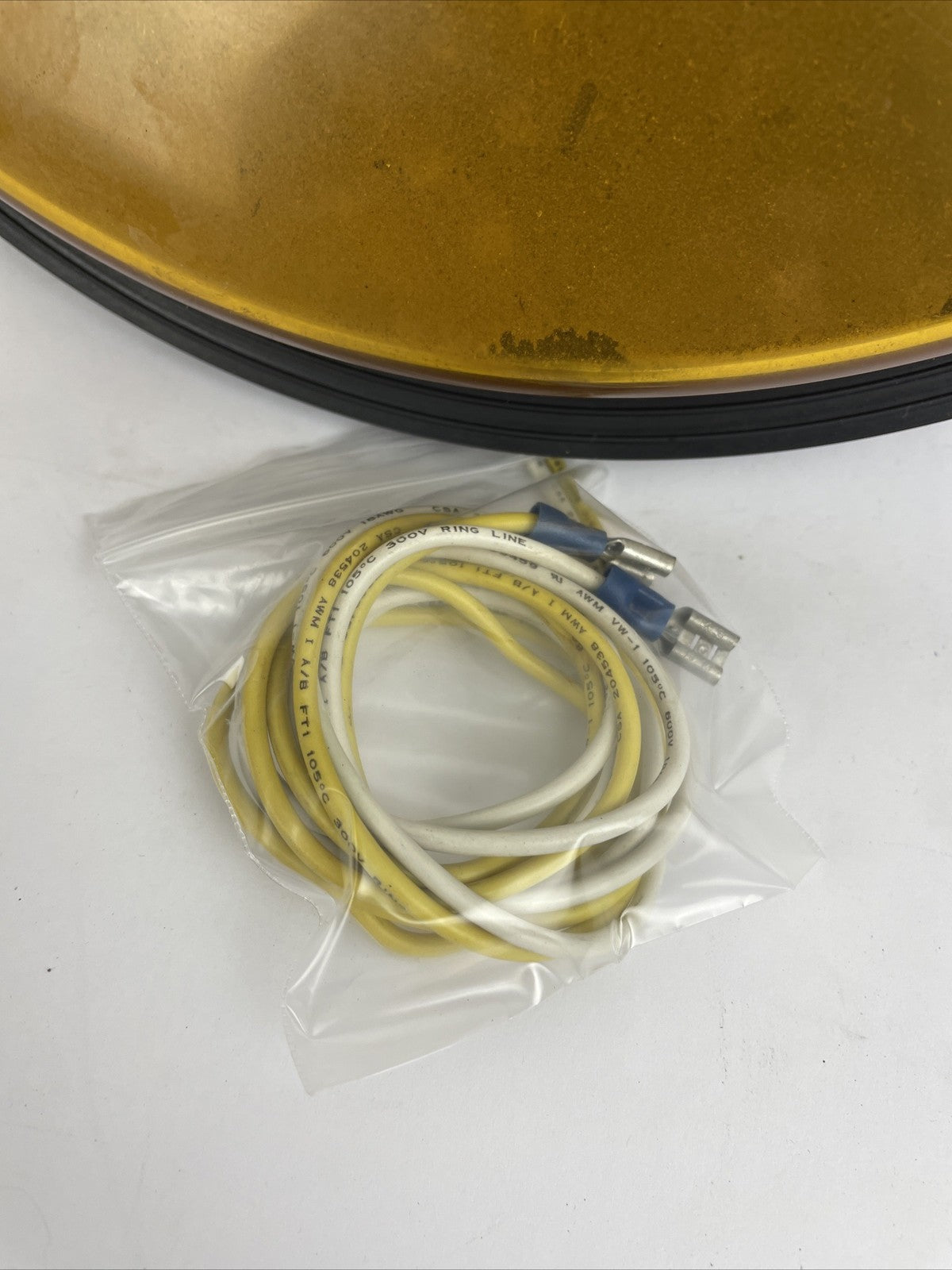 Leotek 12" Yellow Arrow 120V LED Traffic Light replacement ManCave, SheShed, Bar