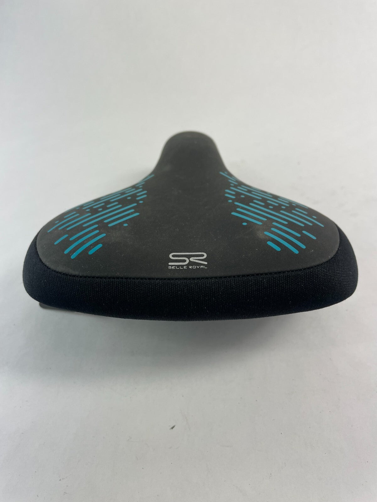 Selle Royal Vivo Relaxed black and blue ergonomic bicycle saddle for comfortable commuter and recreational cycling
