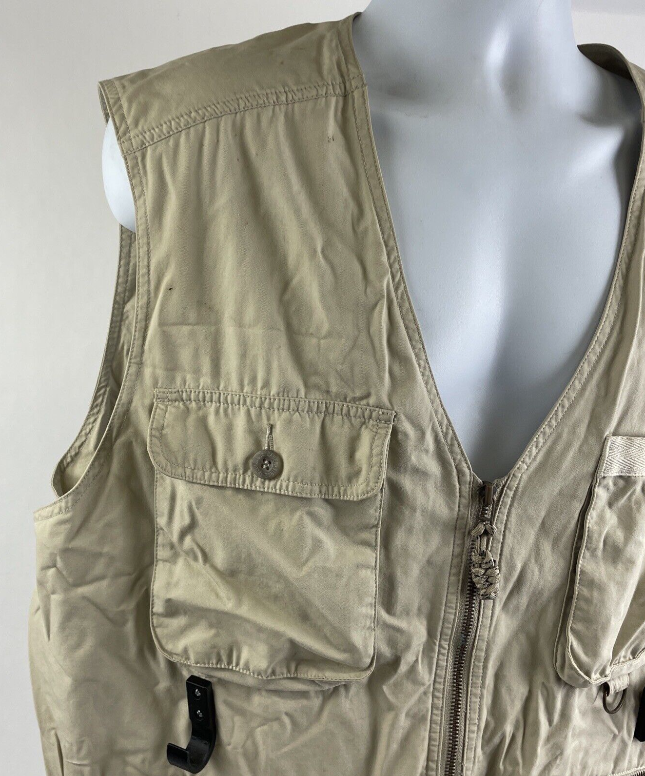 Men's Eddie Bauer Outdoor Vest Size LARGE Fishing Photo Hunting Hiking Beige