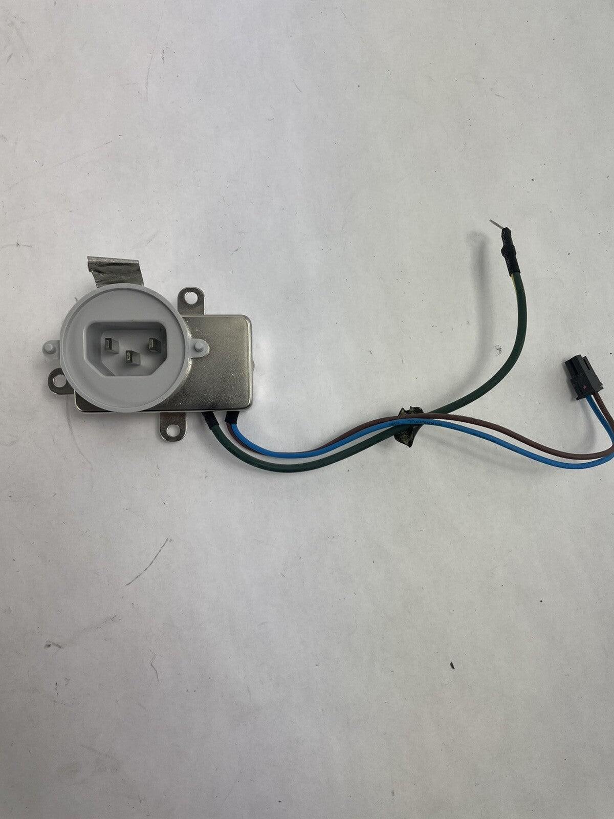 Apple A1316 27" LED Cinema Display Power Connector Port W Cable 604-1052