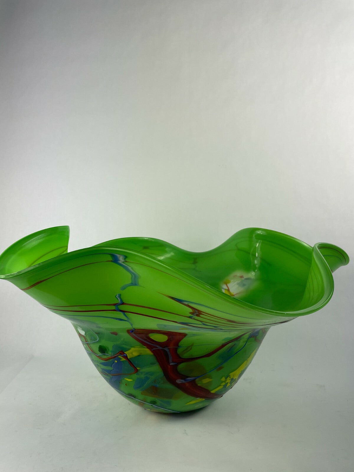 Beautifully Designed Glass Decorative Crafted Bowl Length 23,12