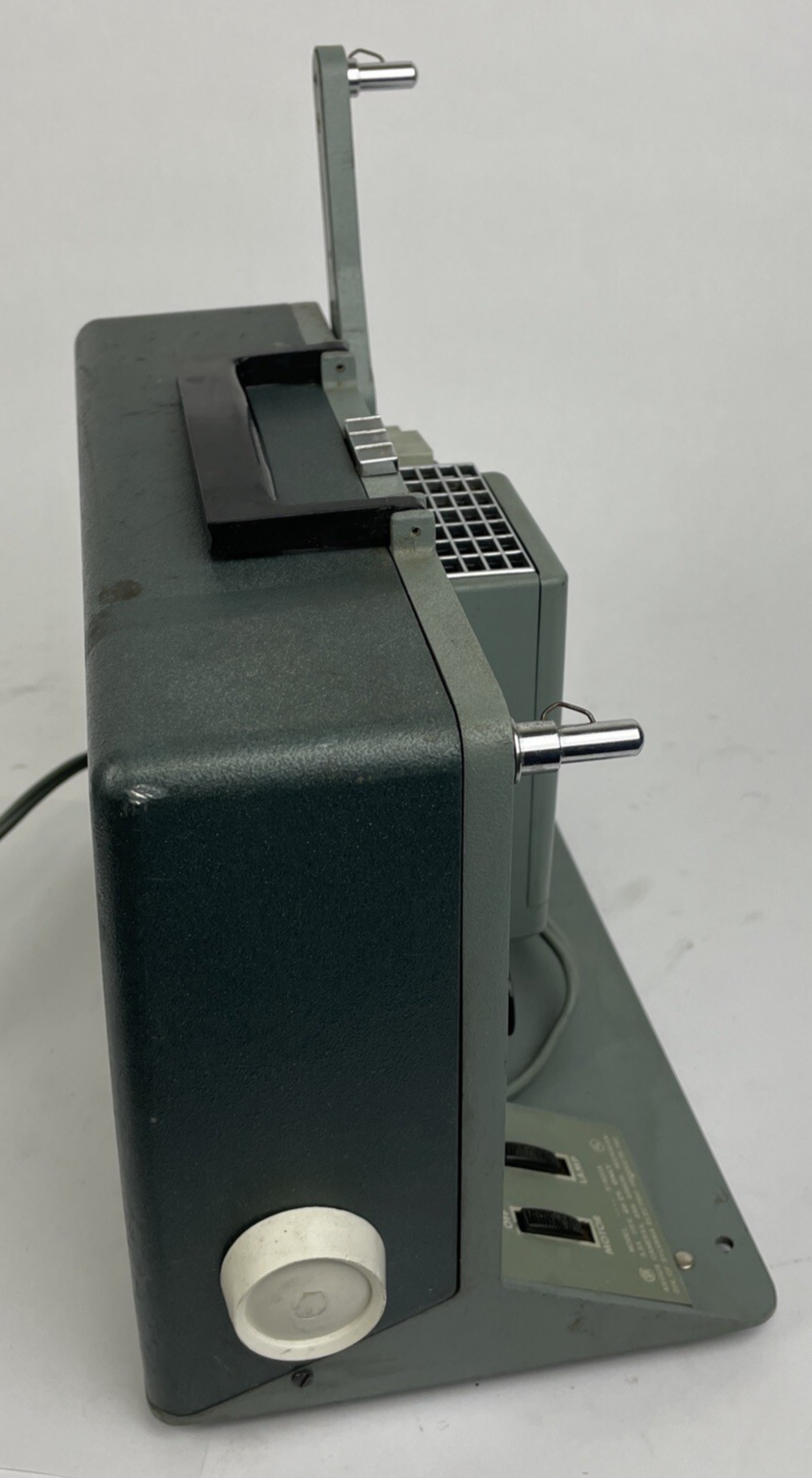 Vintage Argus Showmaster 500 Model S-500 8mm Movie Projector w Case UNTESTED