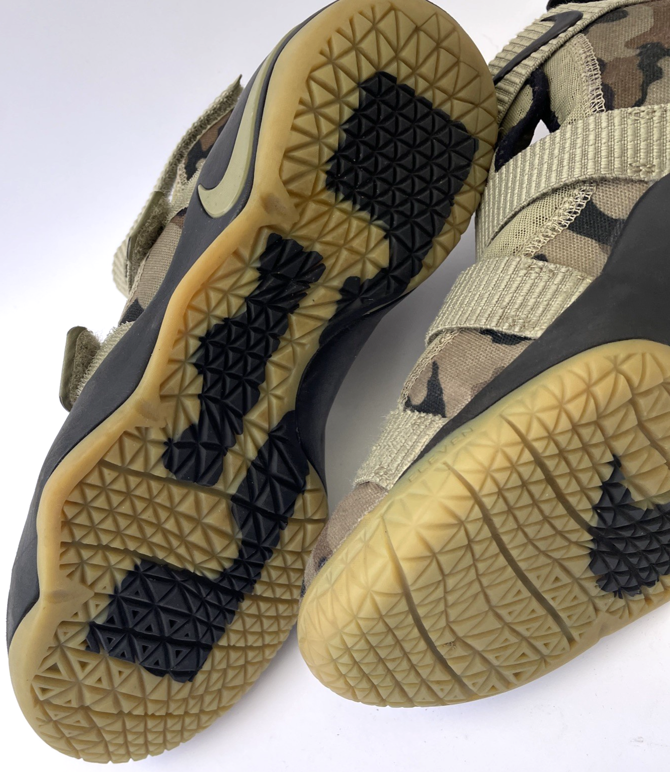 Nike Lebron James Shoes Youth Size 7 11 XI Neutral Olive Green Camouflage