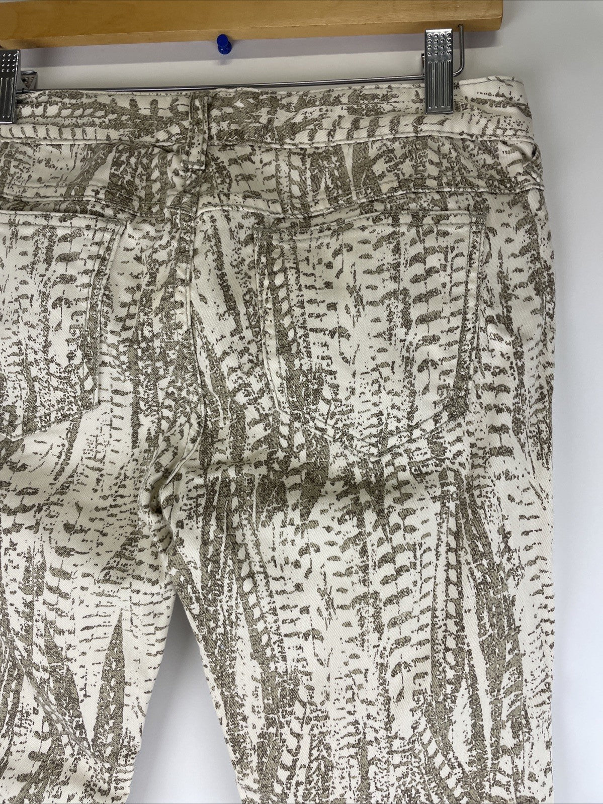 Free People Jeans Women's Size 28 Tapered Leg Low Rise White w Print Denim NWOT