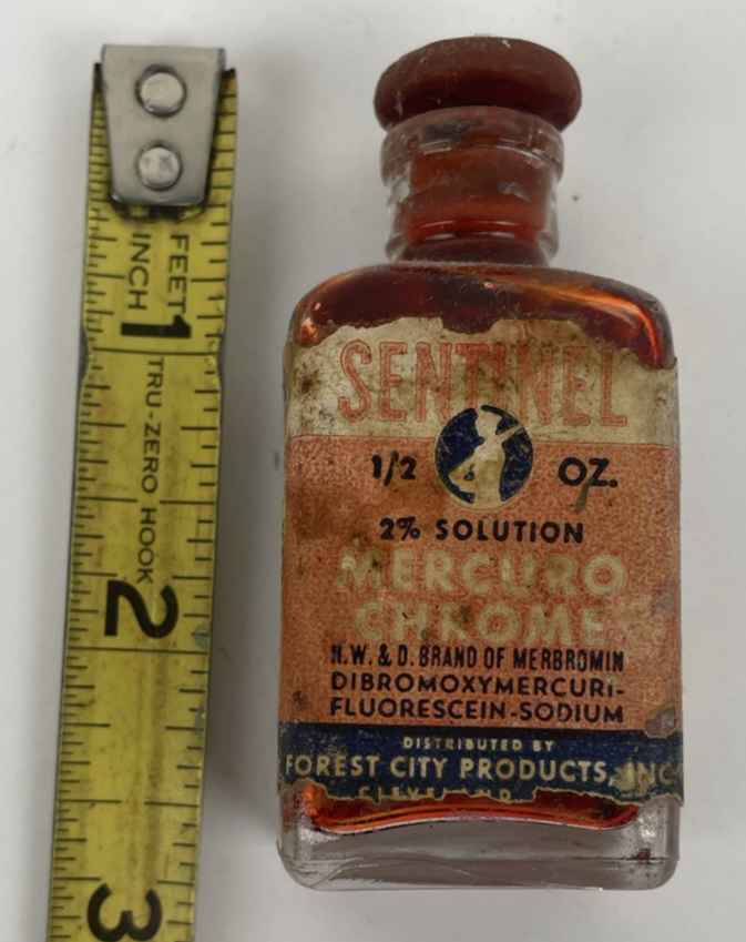 Antique Medicine Bottle 1/2 oz - MERCUROCHROME 2% Antiseptic For Cuts & Wounds.