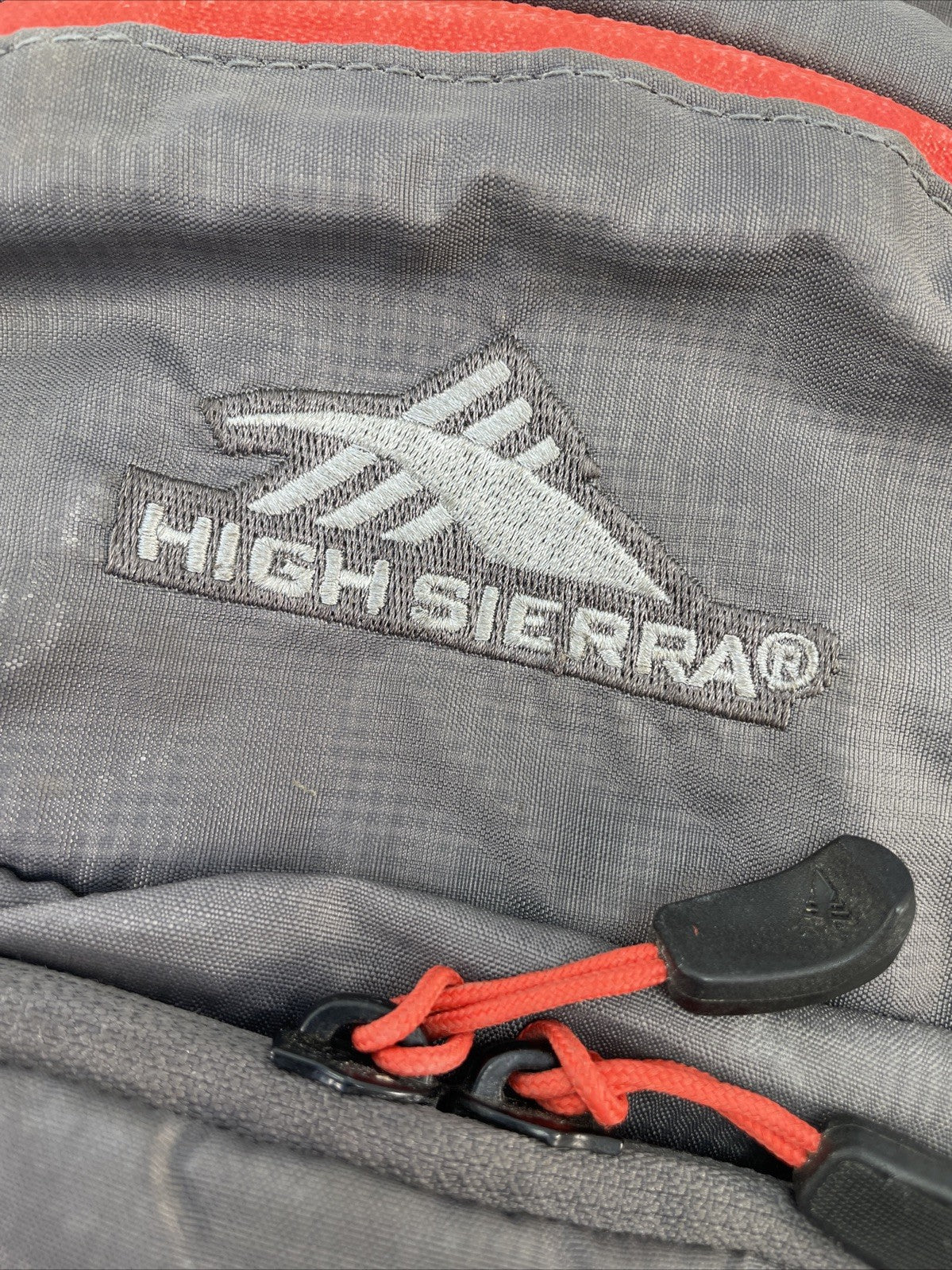 High Sierra Cragin Grey  2L Hydration Backpack Day Hiking 2.0L Water Reservoir