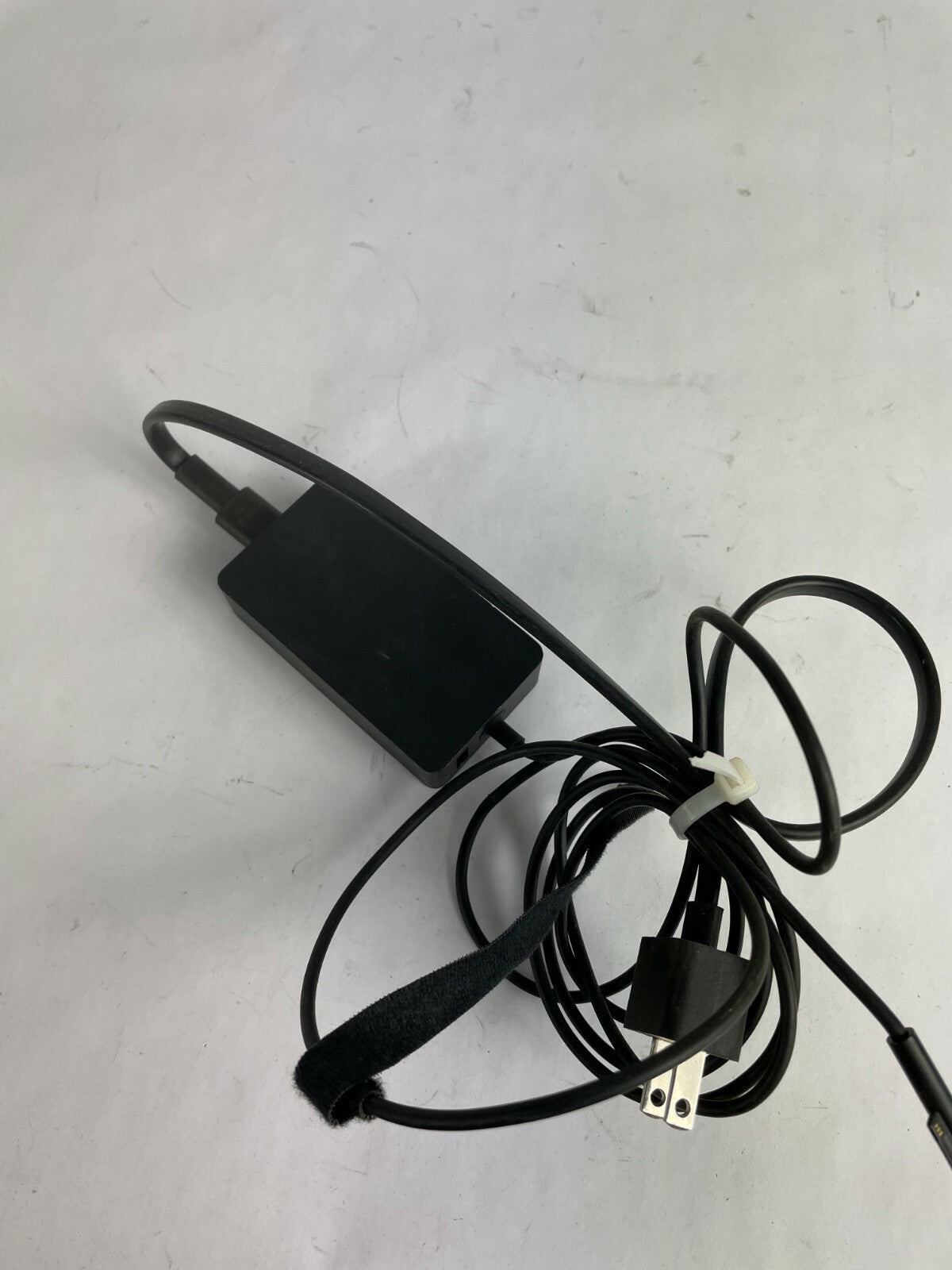 Genuine Microsoft 1800 AcAdapter Output 5.1/15V 1/2.58A Power Supply Adapter A97