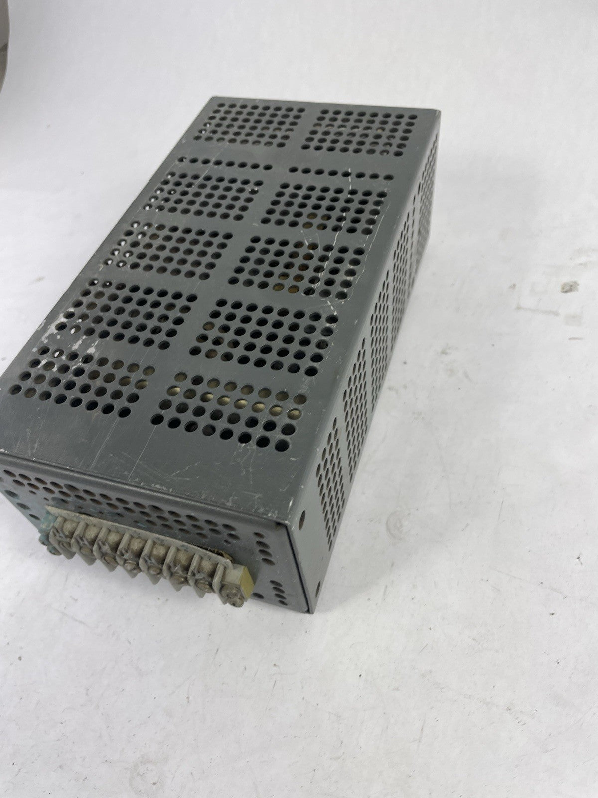 LAMBDA  LXS-C-5-OV-R  Regulated Power Supply Input 105-132V- 57-63 Hz