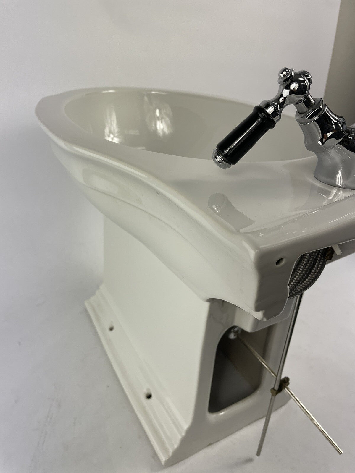 Imperial Astoria Deco Bidet Toilet Bidet Kallista England THG Paris bidet mixer