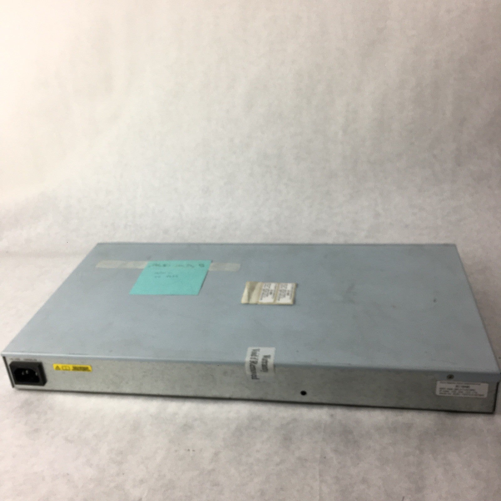 3Com Baseline Switch 2226 Plus 24-Port 10/100 2-Gigabit 3C16475BS