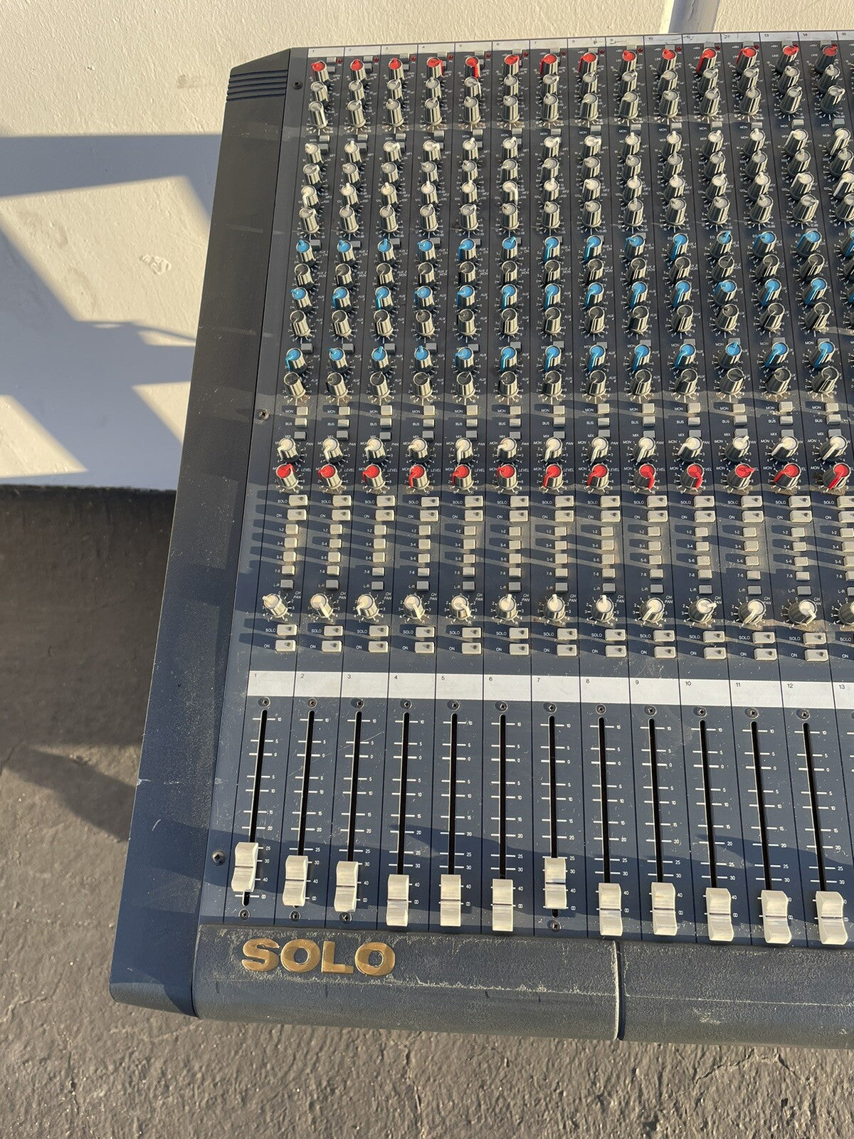 SOUNDTRACS Solo Midi console 16-8-2 STUDIO MIXER Mixing Console NO POWER SUPPLY