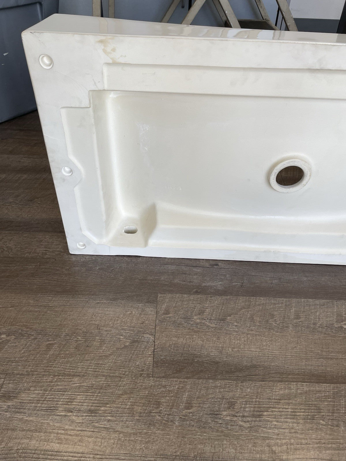 Scarabeo 8038 Tsunami 90 Rectangular Ceramic Wall Mounted Vessel Sink White