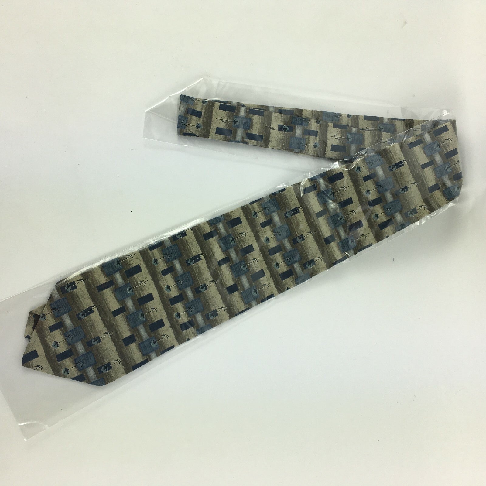Genuine Machado 100% Silk Handmade Stylish Formal/Casual Tie Multi Coloured
