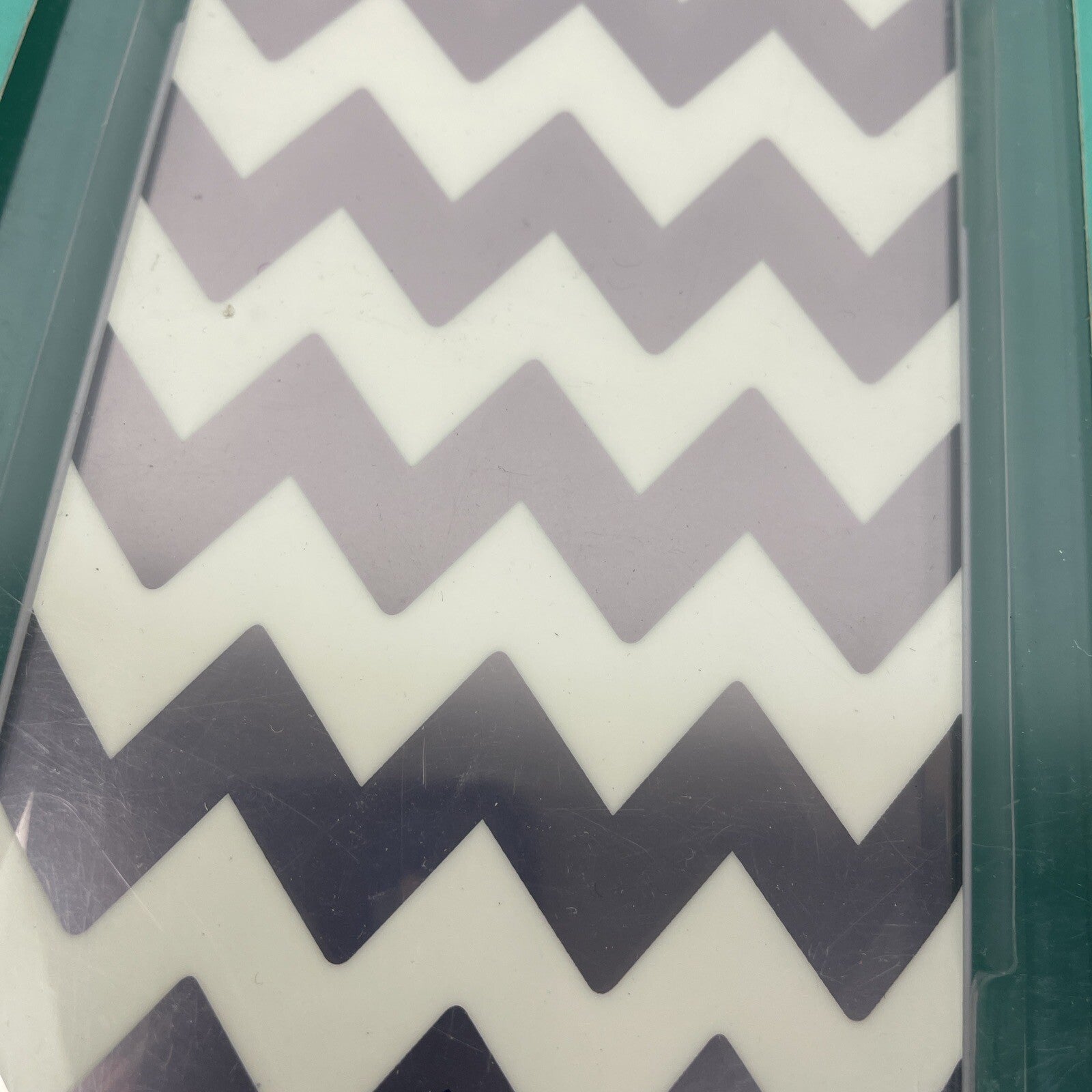New Kate Spade New York Apple iPhone 6 Plus Protective Case Metalic Pink ZIG ZAG