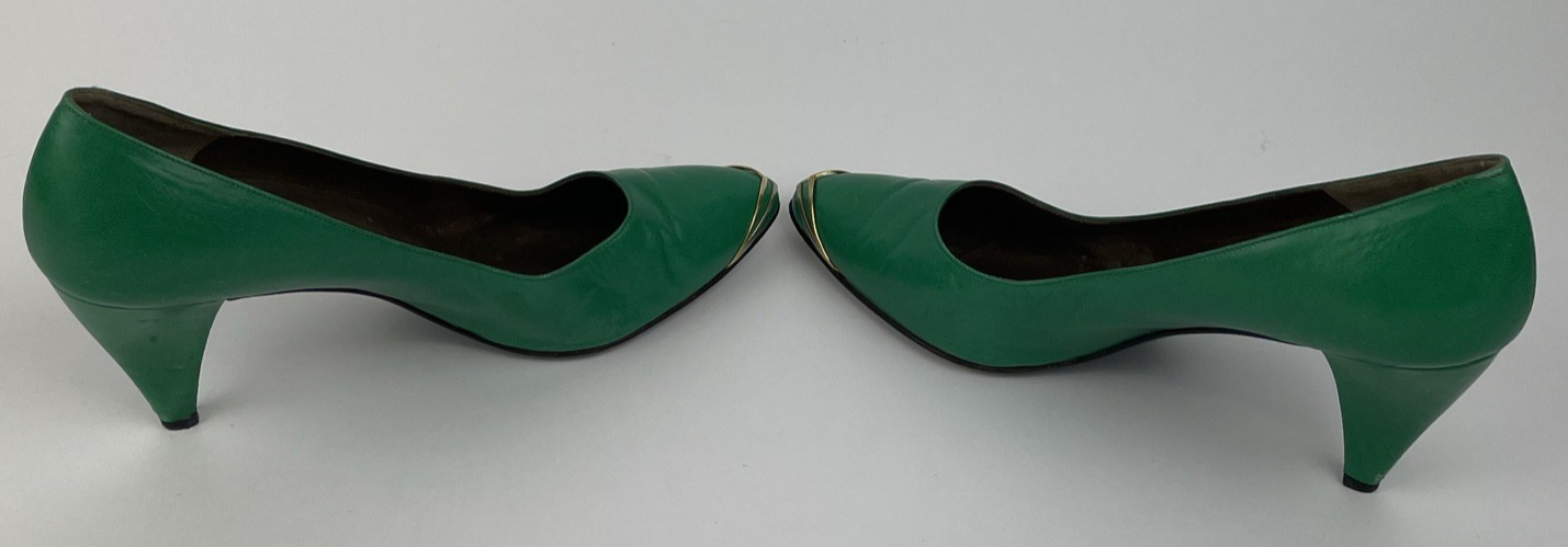 Bruno Magli Green With Gold Closed Toe Stiletto Pumps U.S. Sz 8 AA Made in Italy