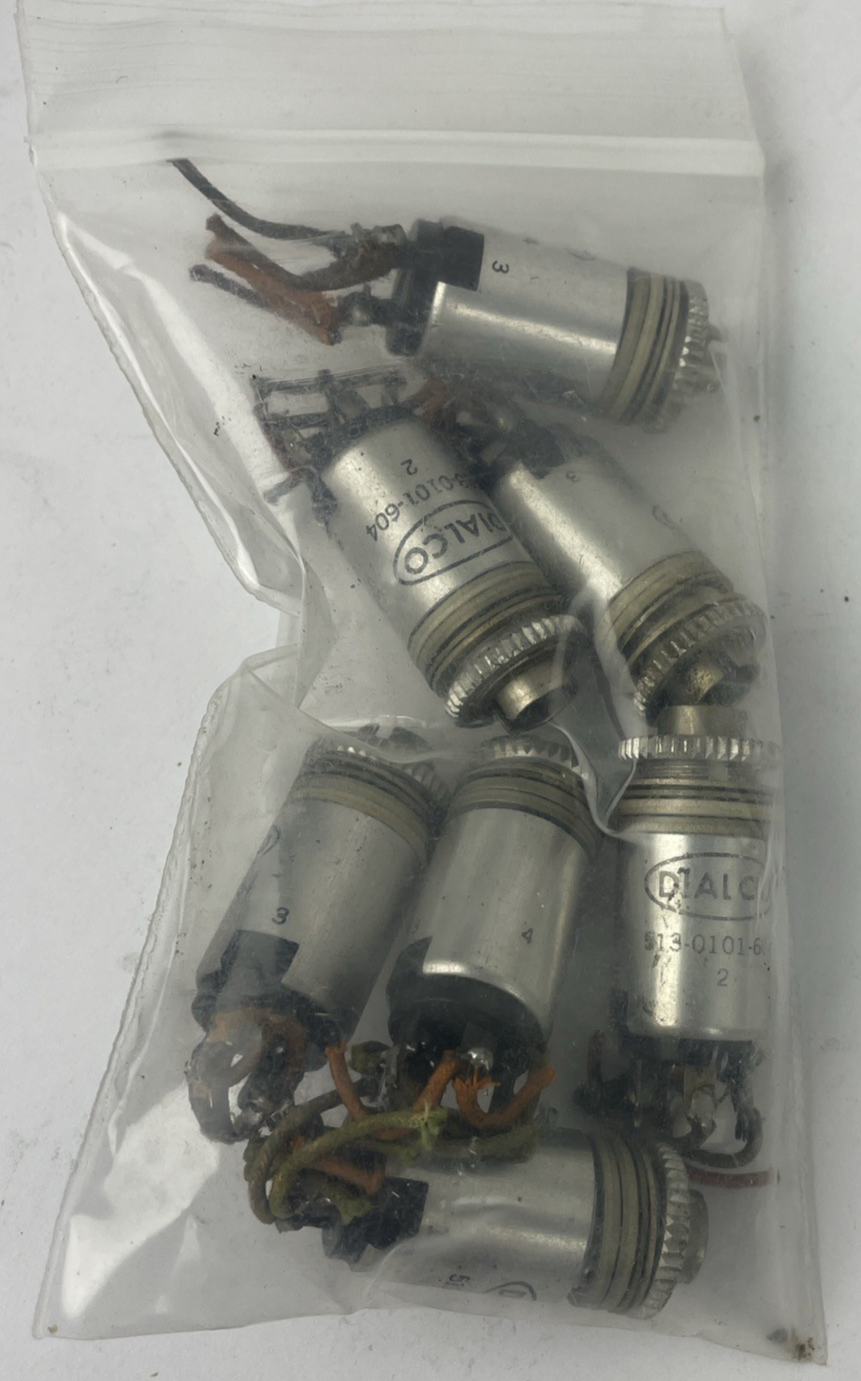 7 x Dialight Dialco 513-0101-604 Lighted Momentary Pushbutton Switch SPST N.O.