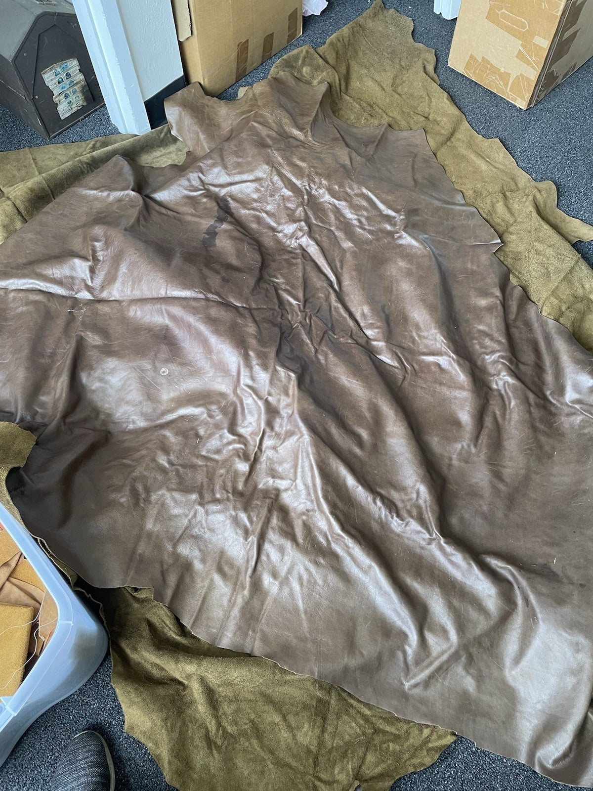 35 Lbs Lot Of Large Misc Leather  Suede Scraps / Crafting Upholstery Assorted