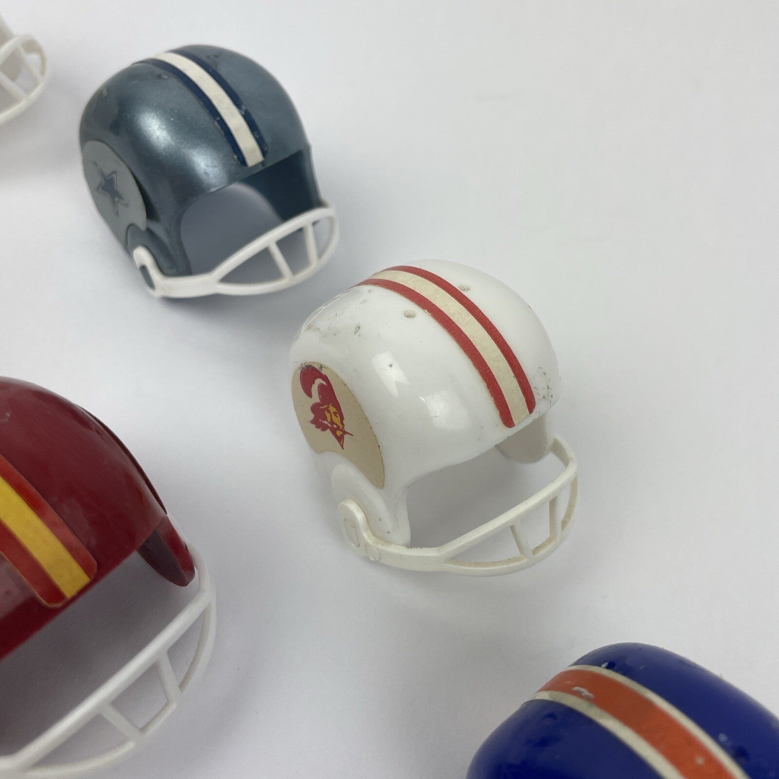 Lot of 14 Vintage 1970s NFL Mini Football Helmets Gumball Vending Machine Bears