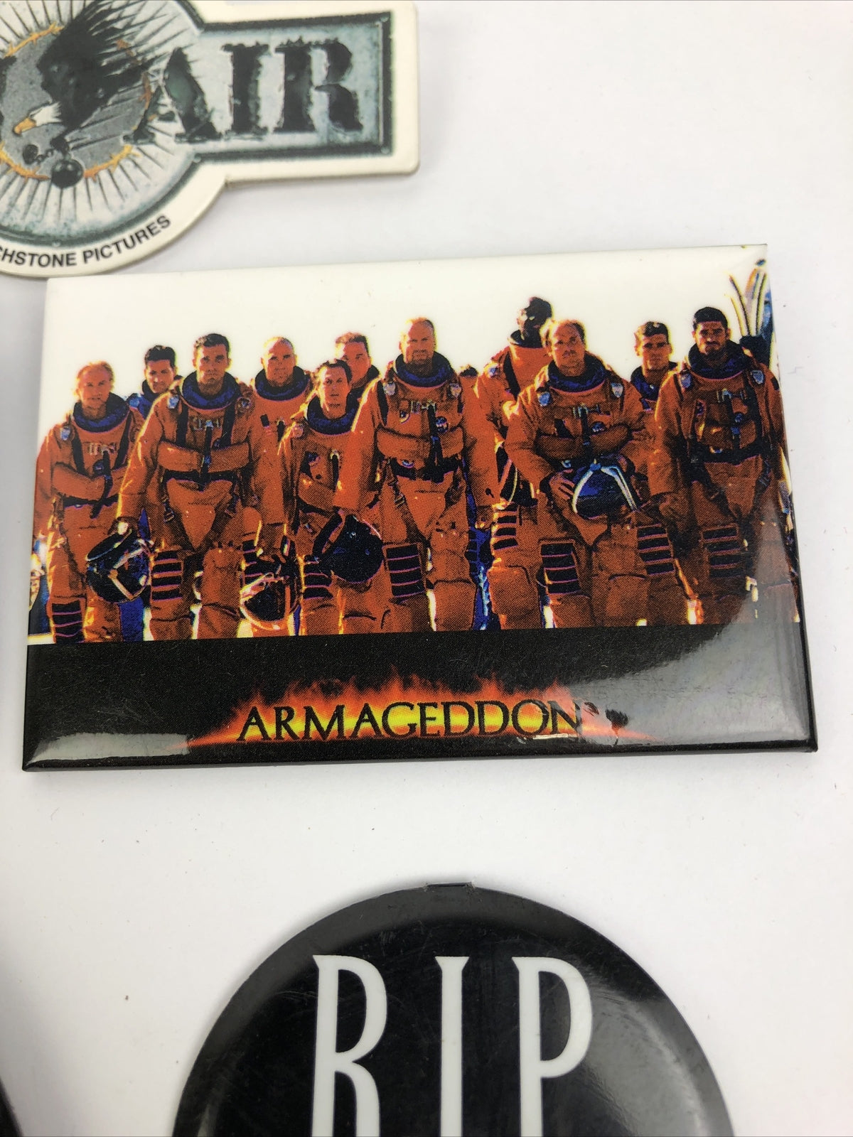 5 x Hollywood Movie Button Pin Lot  Spawn Armageddon CON AIR Men In Black SuperM