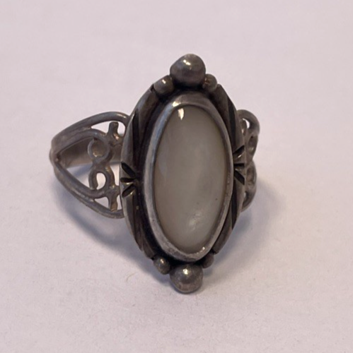 Vintage Navajo Native American Mother of Pearl 925 Sterling Silver Ring Size 5.5