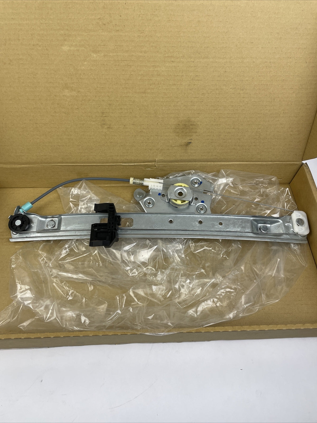 Dorman 749-469 rear right power window regulator BMW 325xi 330xi NOS replacement part
