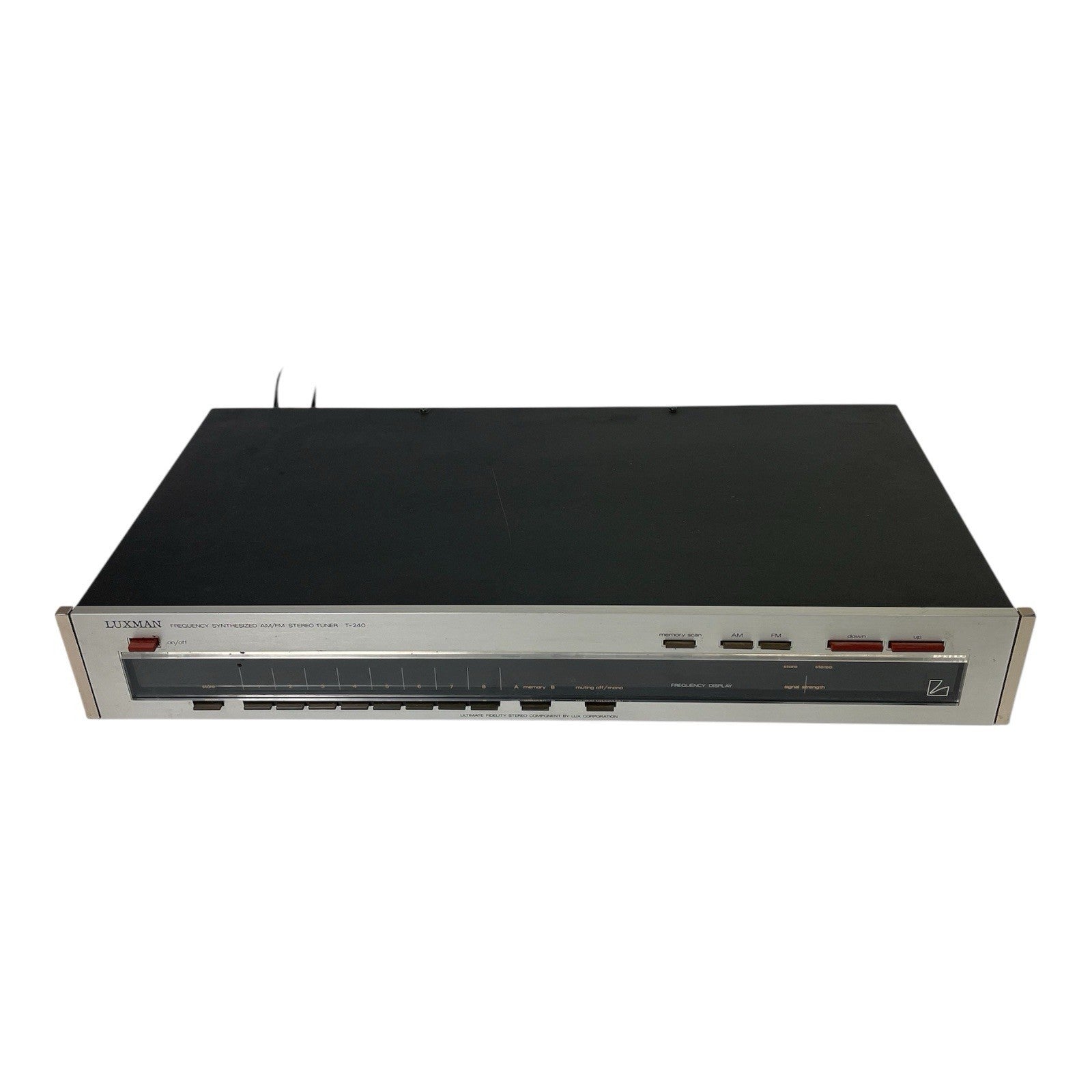 Luxman T-240   Frequency Synthesized AM-FM Stereo Tuner 