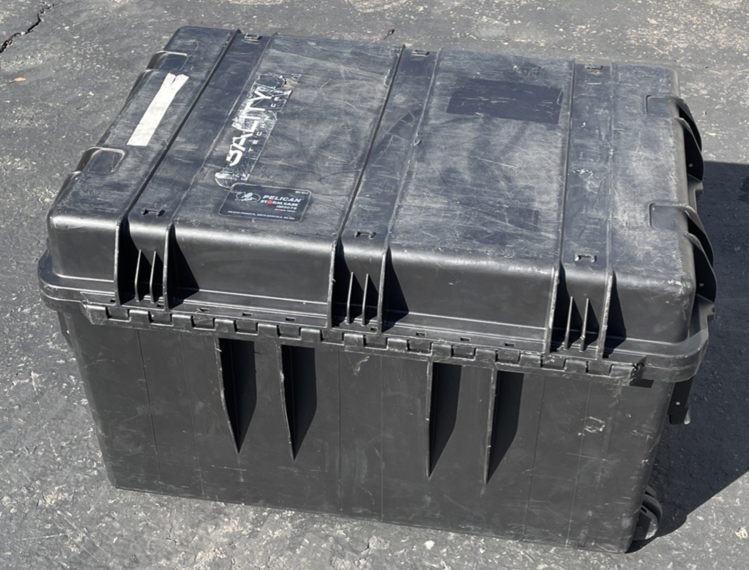 Pelican Storm iM3075 Transport Case Black Hard Shell No Foam Retractable Handle