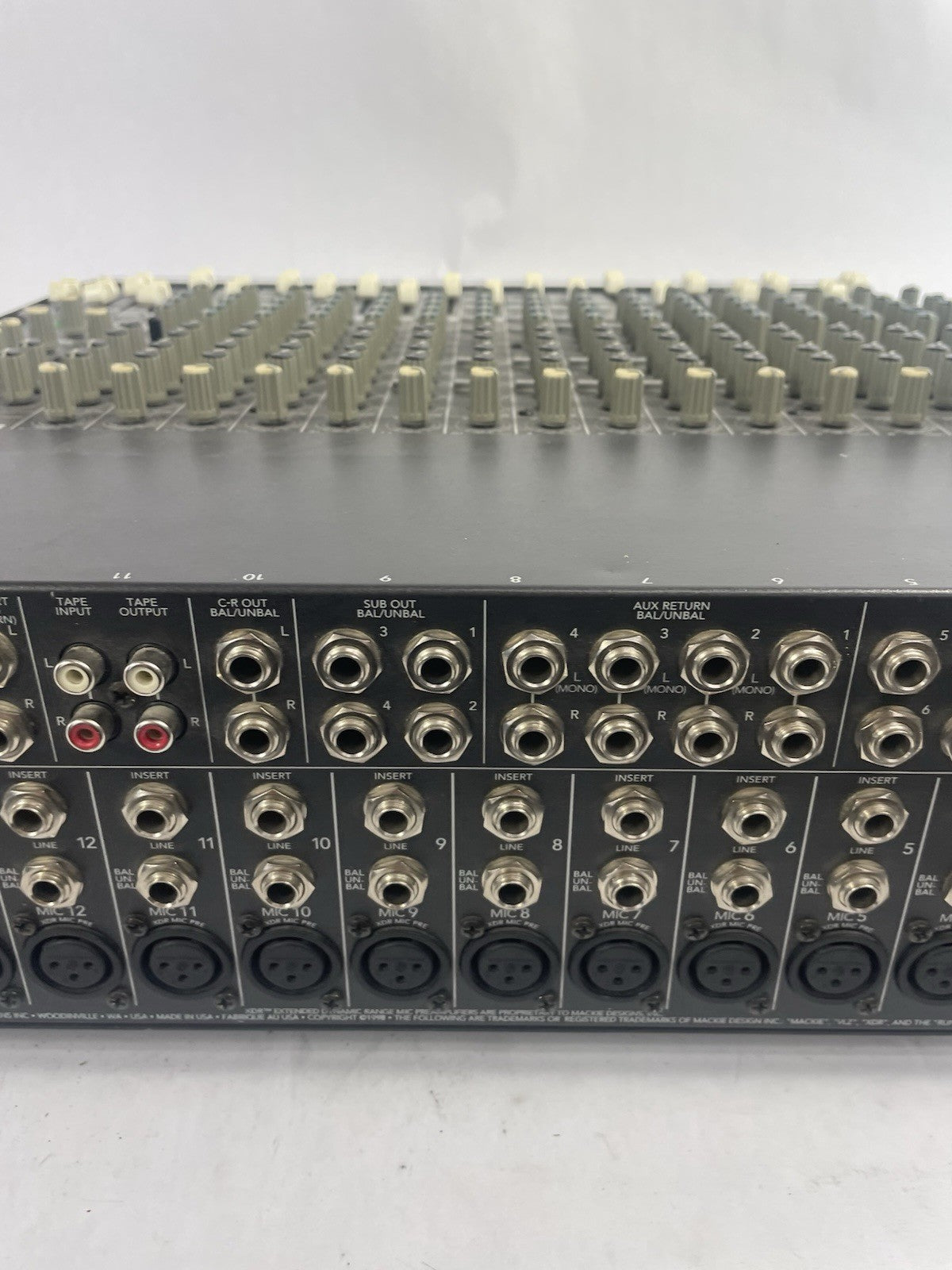 Mackie 1604-VLZ PRO 16 Channel Mic Line Mixer