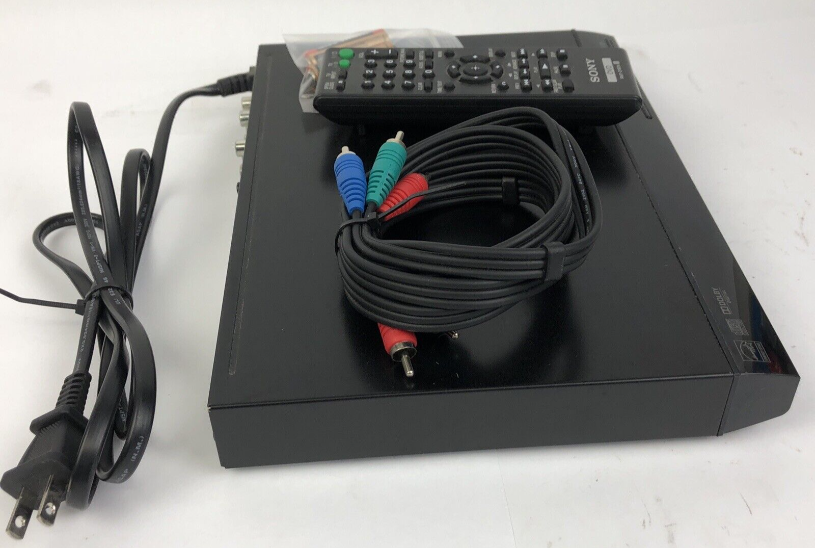 OEM Sony CD / DVD Player  DVP-SR210P w Remote Control Sony RMT-D197A * VGC LOOK