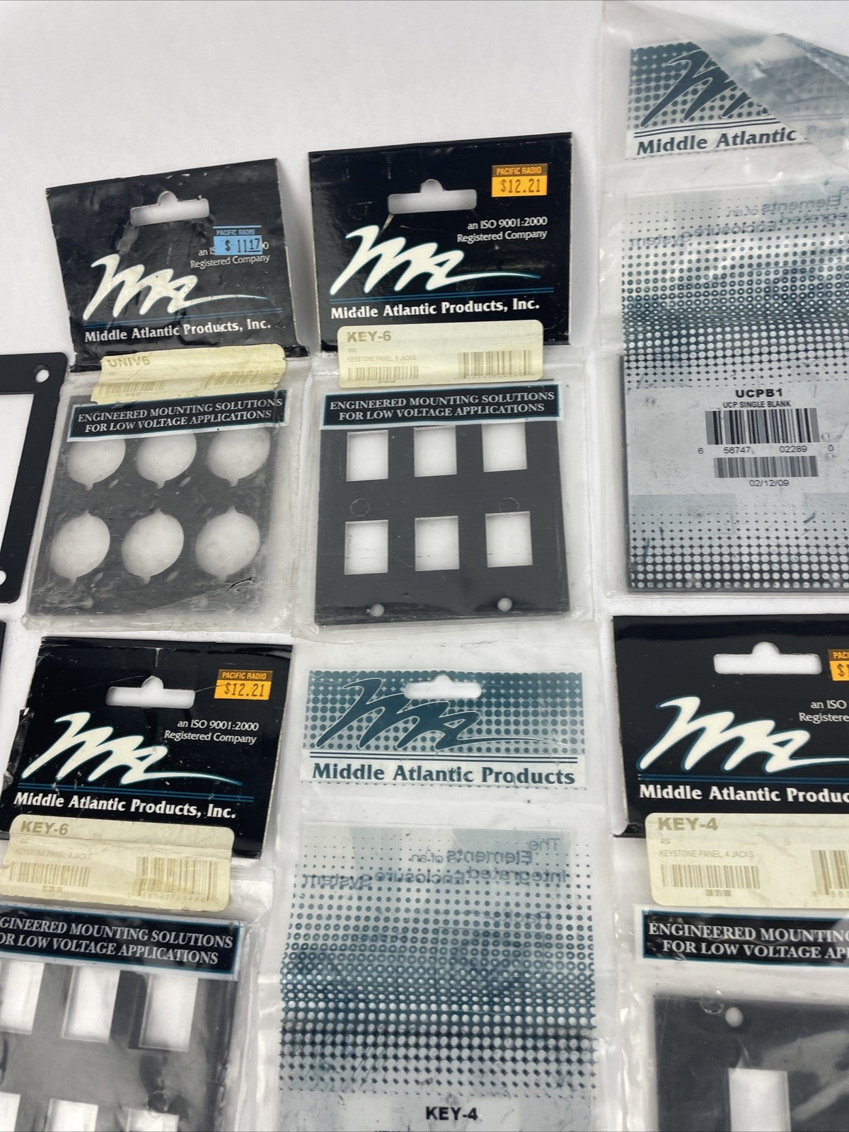 Middle Atlantic Products Inc Lot Of 29 Pieces Key4 Key6 UCPB1 UNIV4 UNIV6 RJ45 +