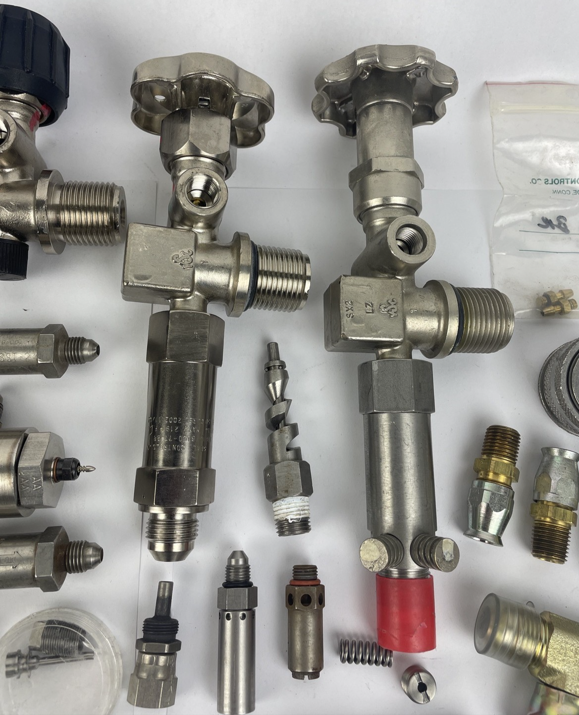 HUGE LOT OF ASST. HYDRAULIC ADAPTERS / FITTINGS SS STEEL, BRASS, JIC Parker GFI